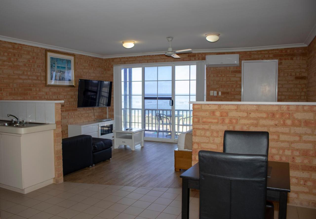 Seaspray Beach Holiday Park Dongara Exterior photo