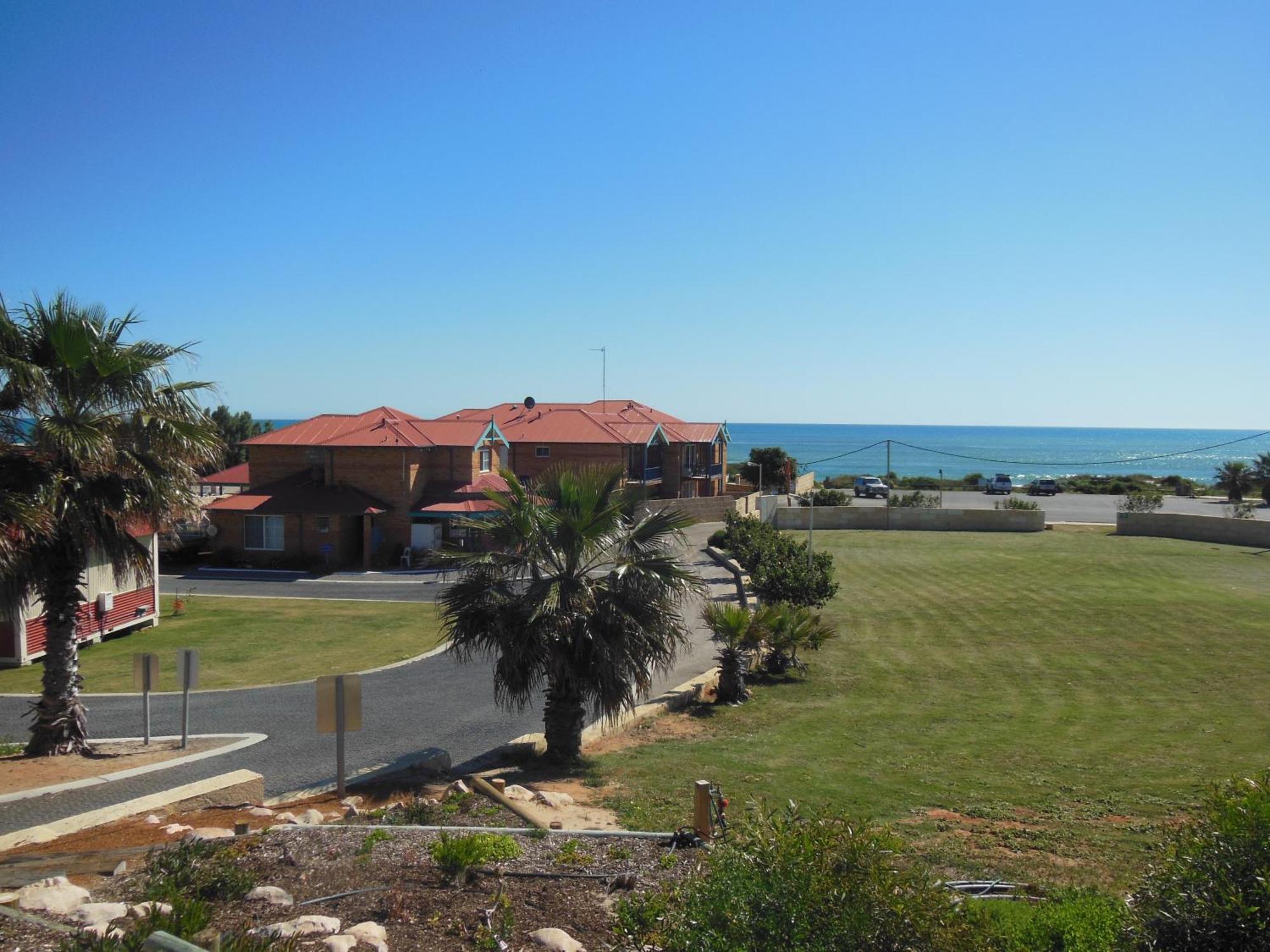 Seaspray Beach Holiday Park Dongara Exterior photo