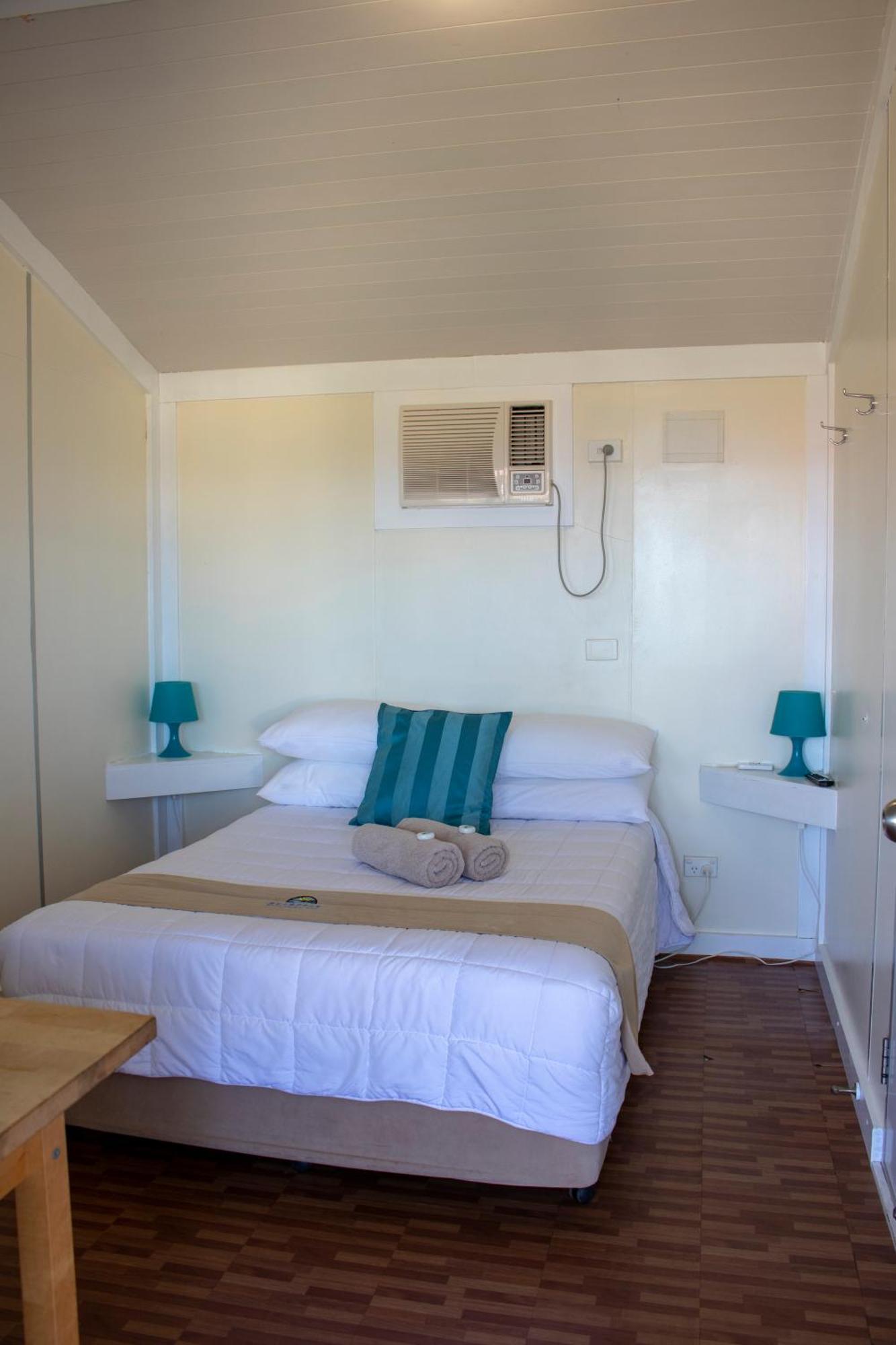 Seaspray Beach Holiday Park Dongara Room photo
