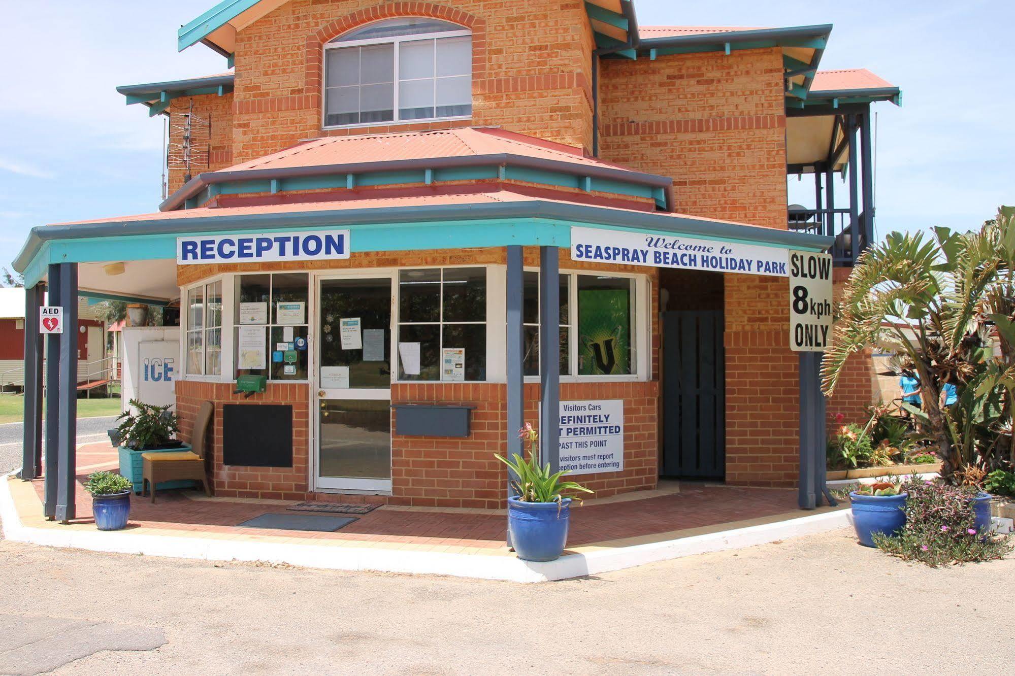 Seaspray Beach Holiday Park Dongara Exterior photo